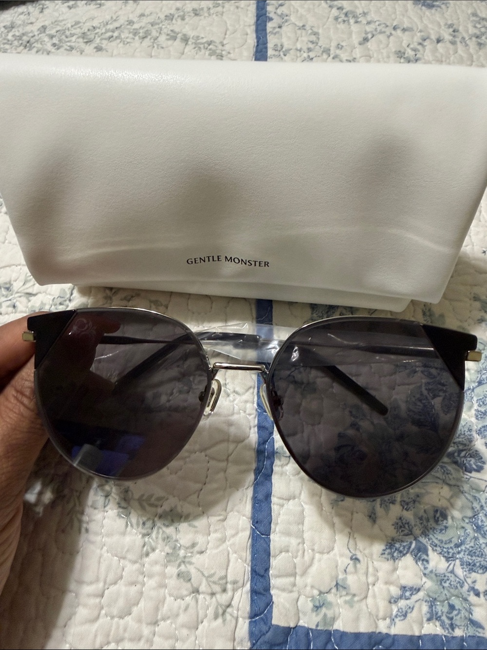 Gentle Monster Women's Round Sunglasses in Black